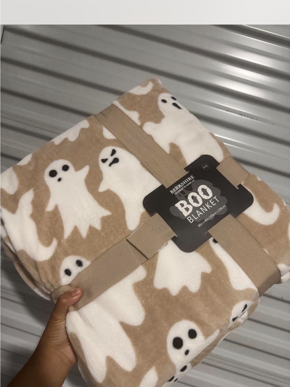 Berkshire Boo Ghost Print Blanket - Tan & White